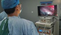 德阳援彝医生帮助当地医院实施首例胸腔镜手术