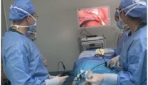 若尔盖县开展首例腹腔镜妇科手术